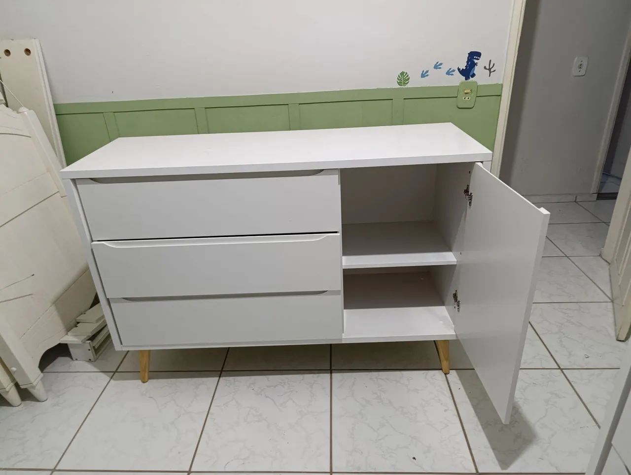 Cômoda 3 gavetas e 1 porta  - Foto 2