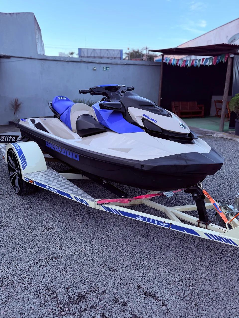 Jet ski seadoo wake 170