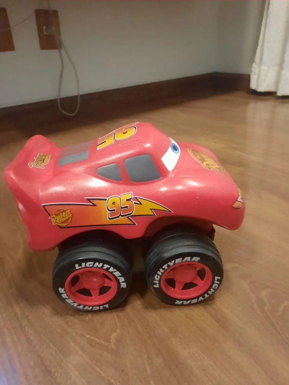 Carrinho de Borracha Mcqueen - Foto 4