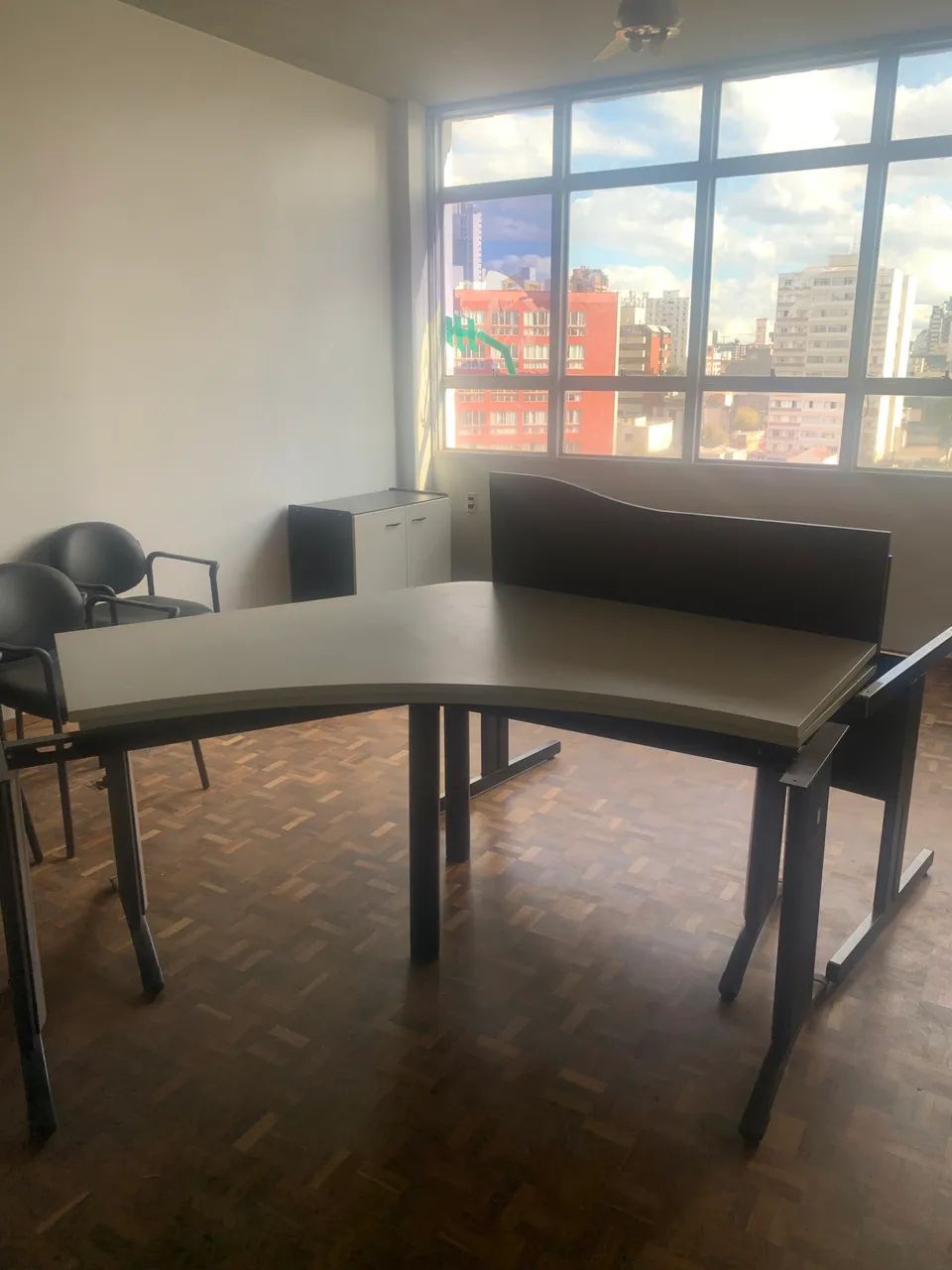 Mesas de escritório em L