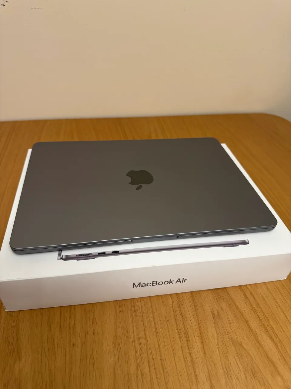 【おまけつき】M3 MacBook Air 24GB/256GB 13インチ 13インチMacBook Air [整備済製品] 8コアCPUと10コアGPUを搭載した