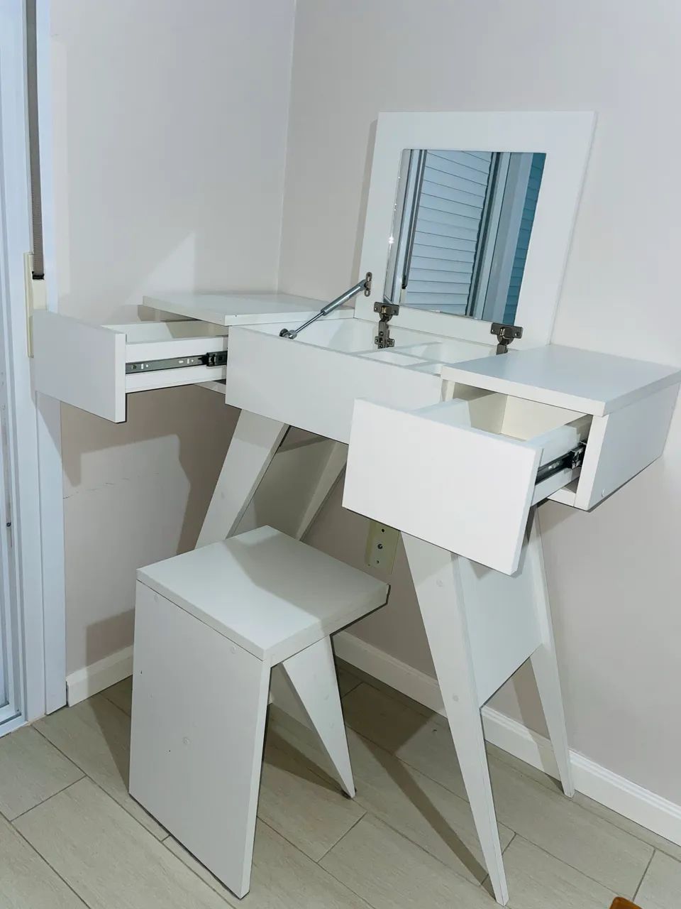 Dressing Table467357324532797443