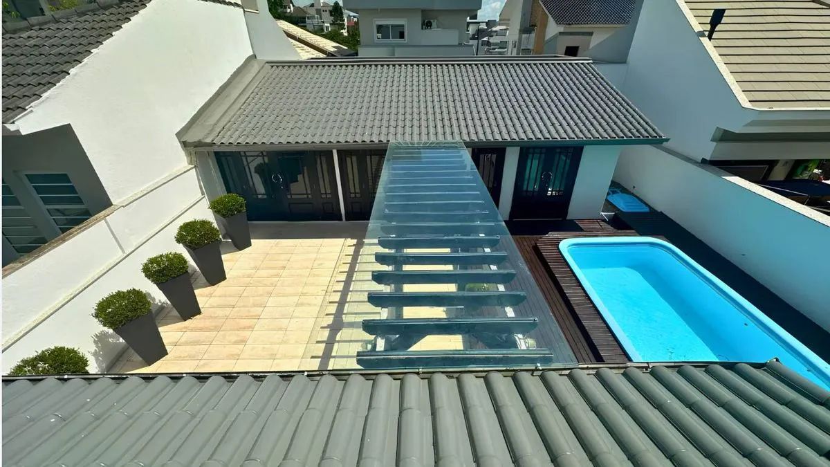 Casa com Piscina para alugar em Palhoça l Pedra Branca  3 Quartos e 200m² - Foto 2