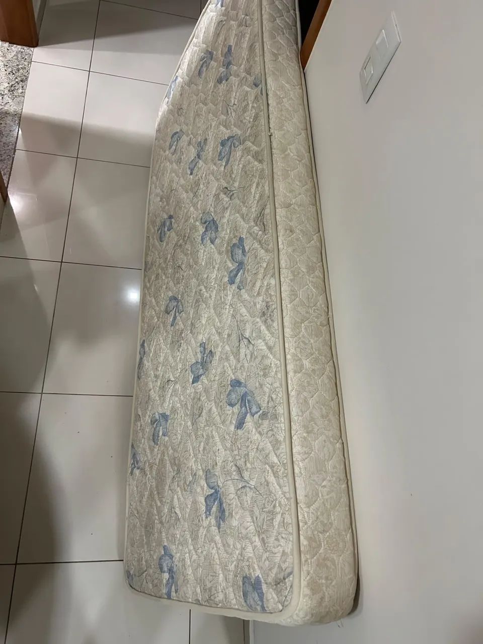 Colchão de espuma solteiro