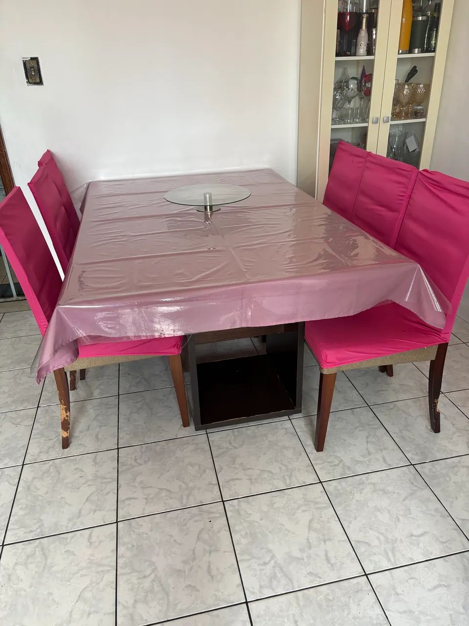 Conjunto de Mesa 6 lugares em vidro