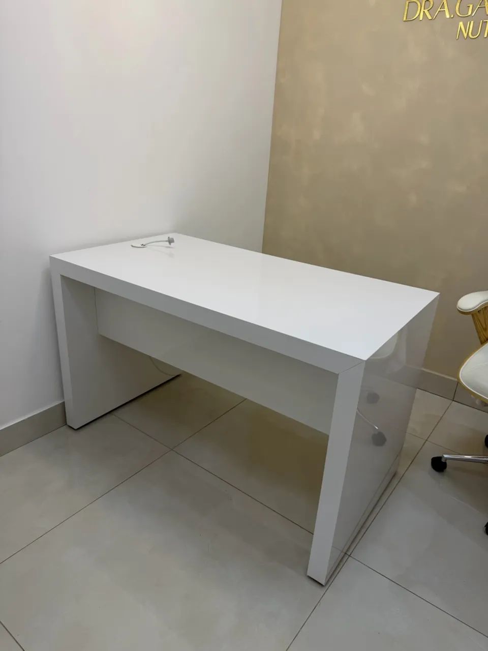 MESA DE ESCRITÓRIO / CONSULTÓRIO