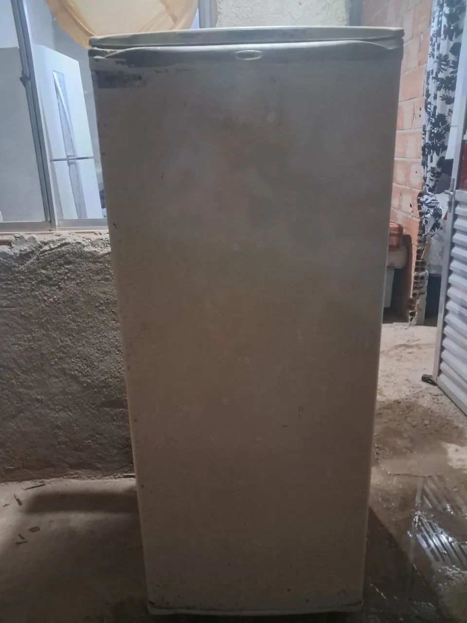 Geladeira funcionando barata...