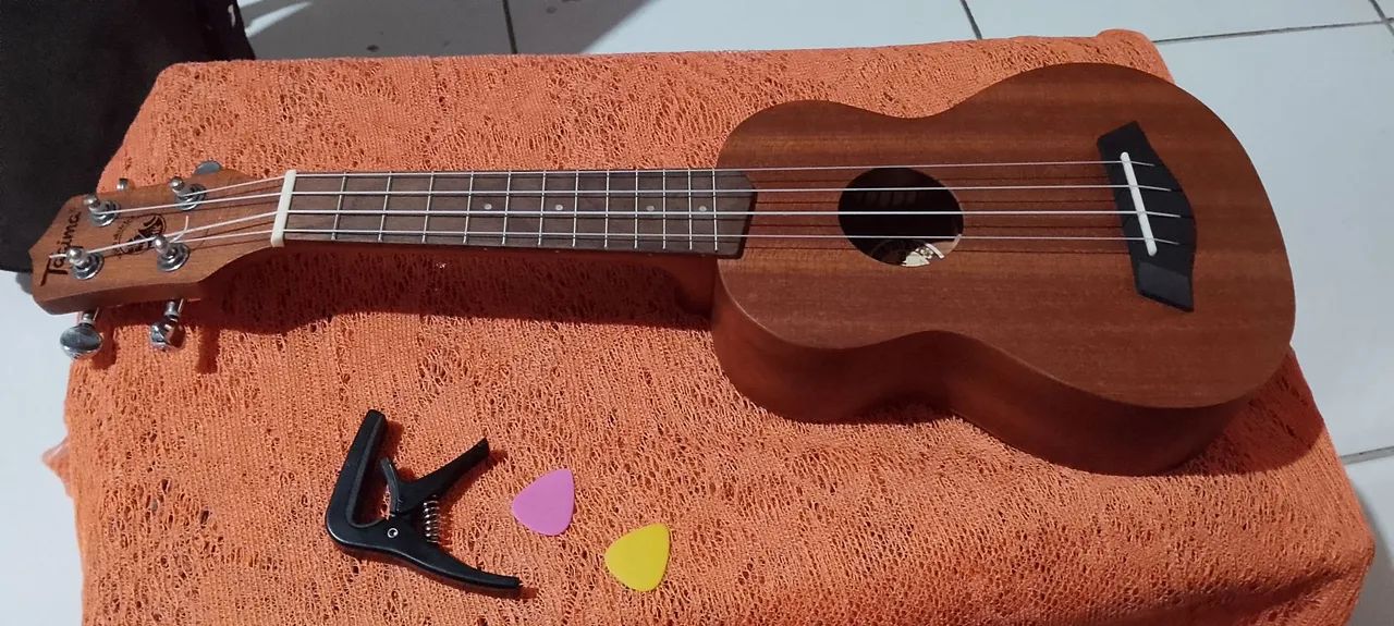 Ukulele Tagima 21k