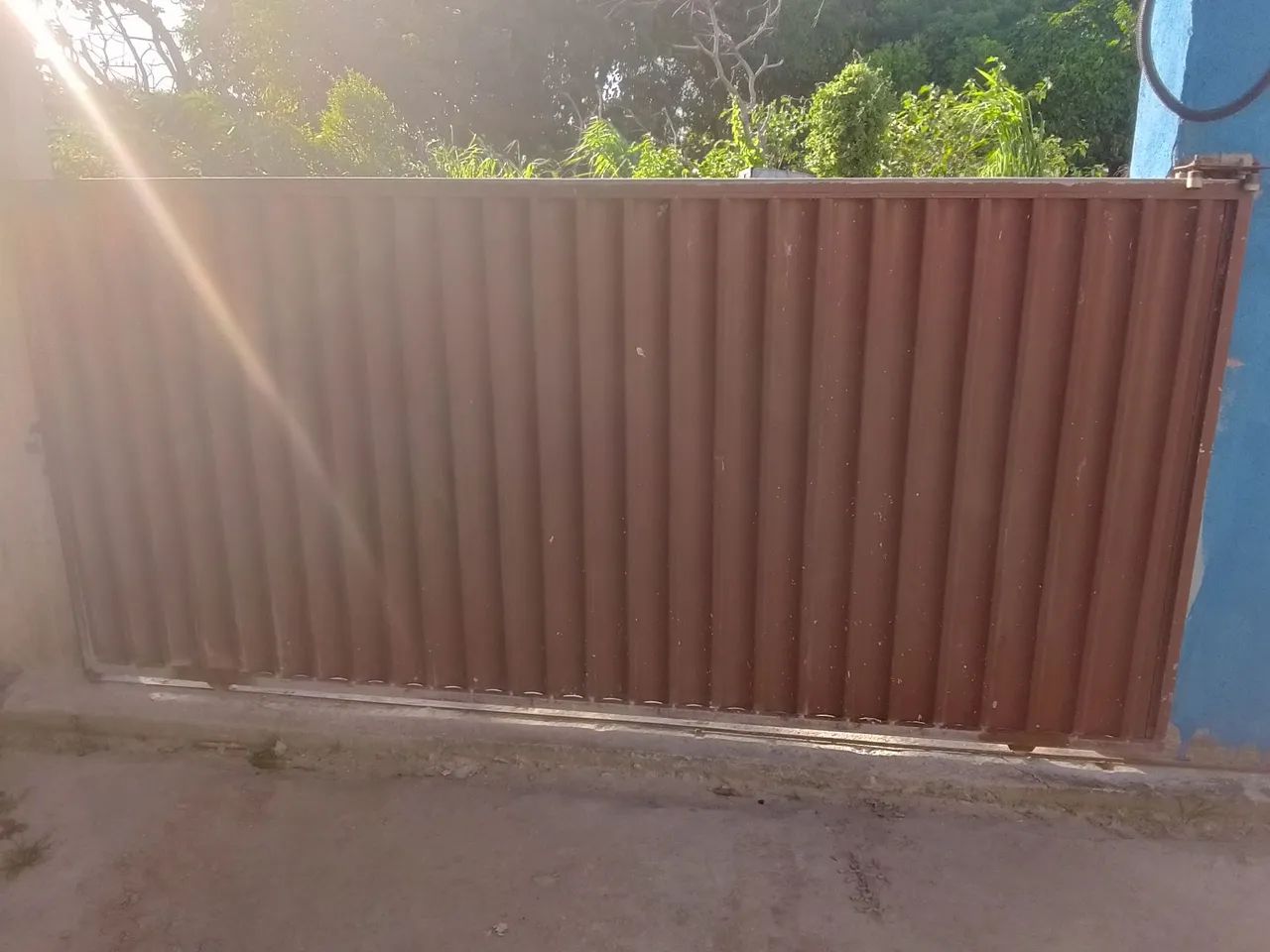 Vendo portão alumínio galvanizado 3 comprimento,1,45 altura 