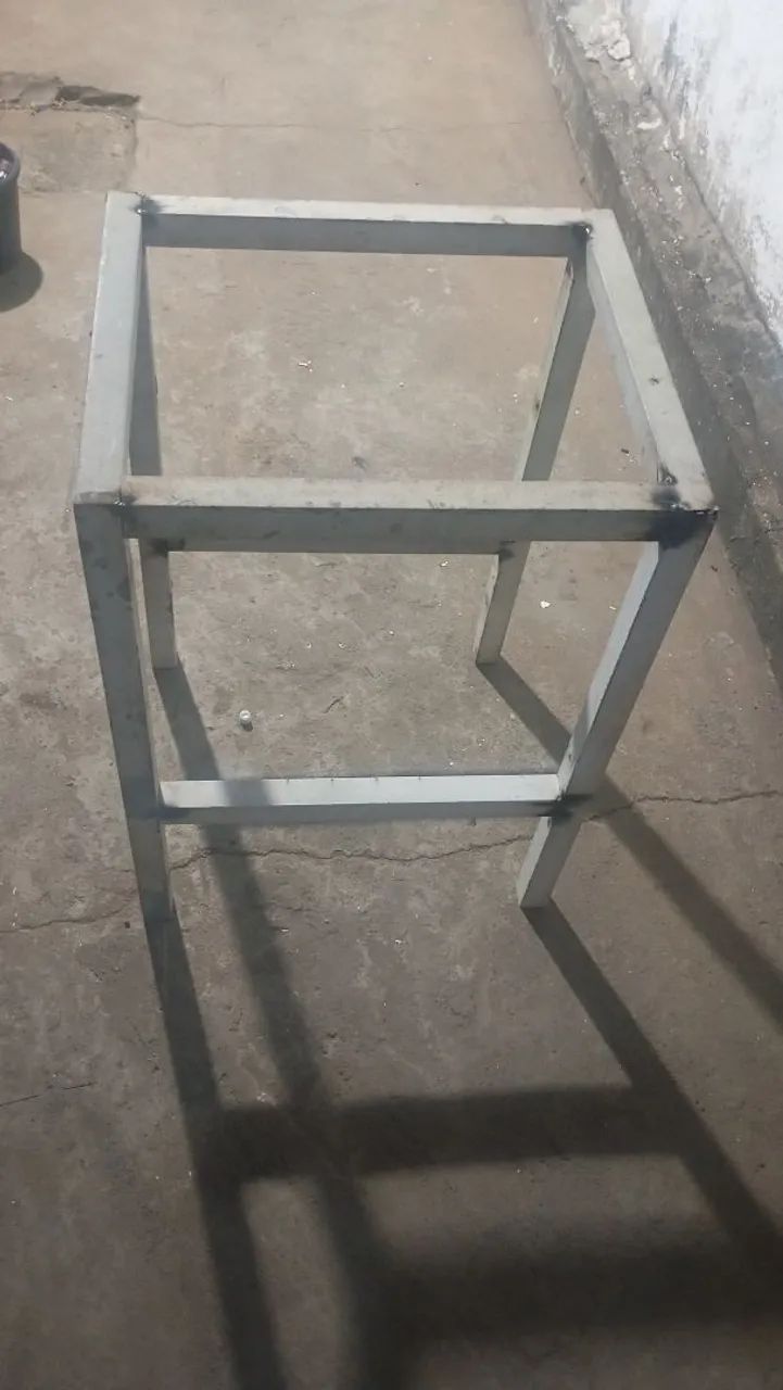 Bancada , mais tamb ém serve para várias utilidades  - Foto 2