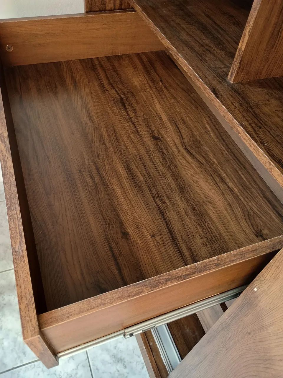 Vendo Guarda roupa de solteiro  - Foto 2