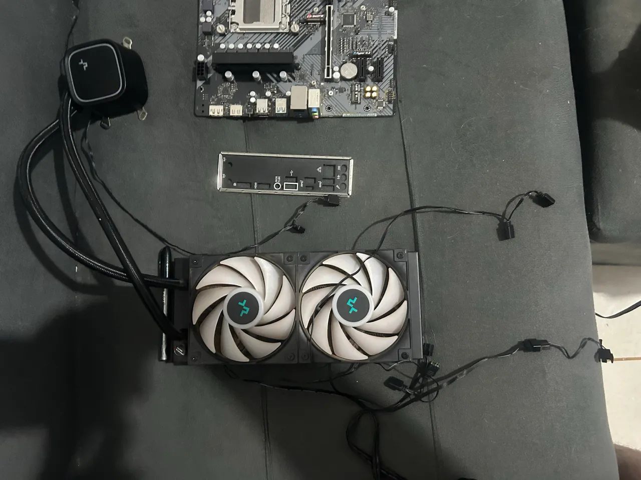 Placa mãe b650 m + Water cooler deepcool 240m