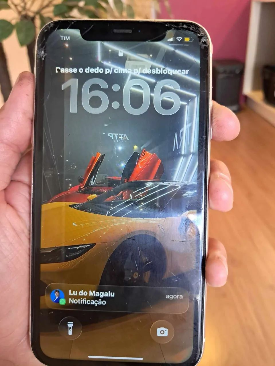 iPhone 11 trincado frente e trás  - Foto 2