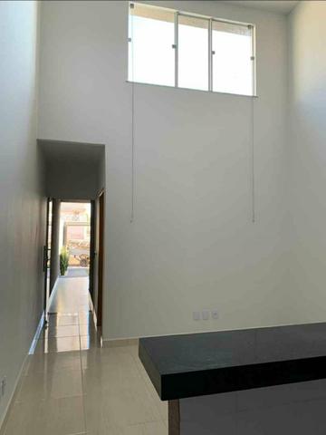 Casa 2 quartos, linda!! Acabamento alto padrão, Sala com pé direito duplo - Foto 2