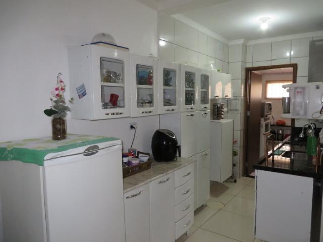 Vendo casa 3 quartos, uma suíte com churrasqueira. Estudo troca apartamento 3 quartos - Foto 11