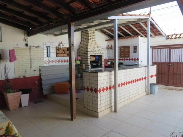 Vendo casa 3 quartos, uma suíte com churrasqueira. Estudo troca apartamento 3 quartos - Foto 3