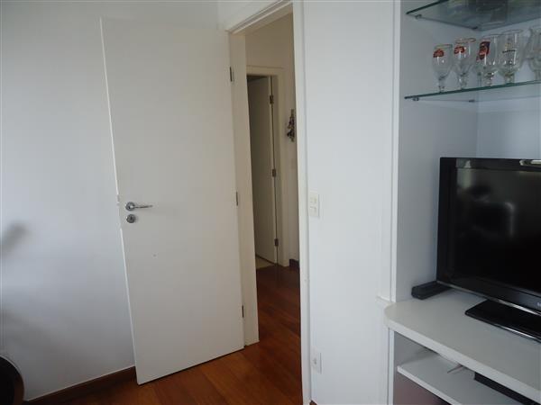 Ótimo Apartamento 3 quartos, prédio revestido, elevador,2 vagas - B.Buritis - Foto 13