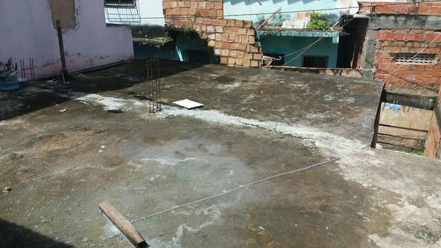 Vendo uma casa no bairro da engomadeira 2/4 sala cozinha banheiro