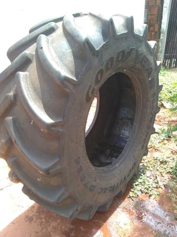 Pneu gigante - Foto 2