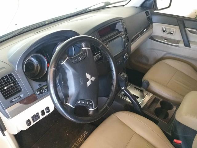 PAJERO FULL 3.2 Turbo Disel, 4x4, 7 lugares - 2013/13 - Foto 5