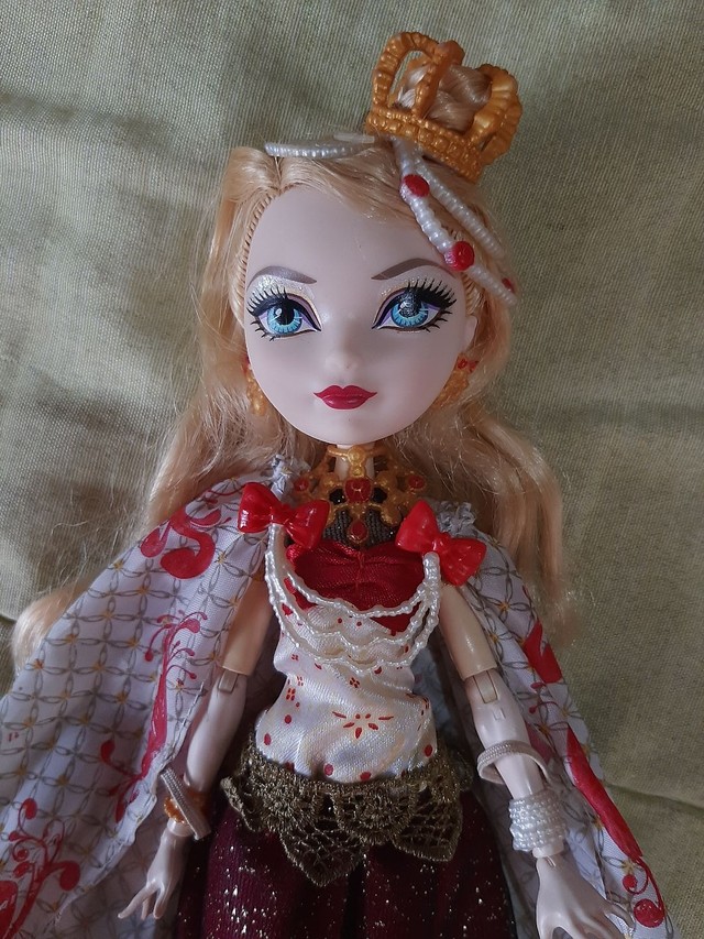 Boneca  Ever After High APPLE WHITE - LEGACY DAY