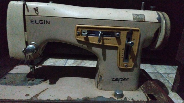 Máquina de  costura  - Foto 2