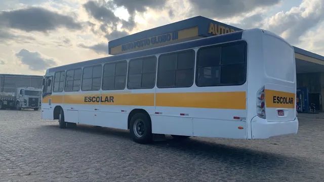 Ônibus escolar 