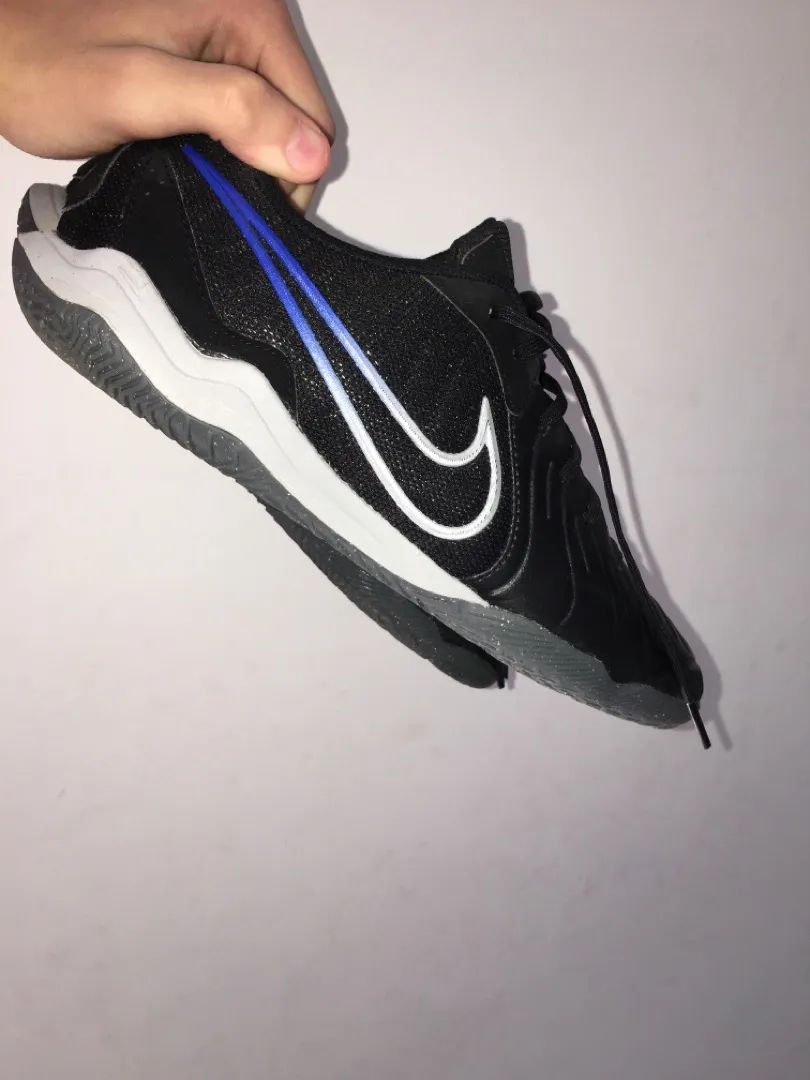 Chuteira futsal Nike Tiempo 10 Academy - Preta 