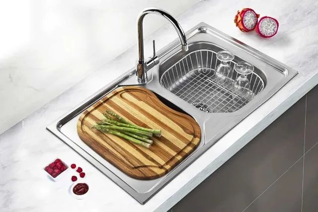 Cuba dupla em aço inox escovado com furo para misturador. Nova na caixa!