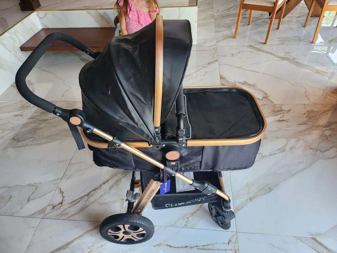 Carrinho de bebê Club Baby (excelente estado) - Foto 2