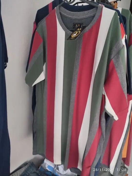 Camisa listradas e com mangas longas  - Foto 4