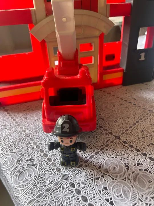 Casa de resgate com 2 carrinhos e som - Foto 4