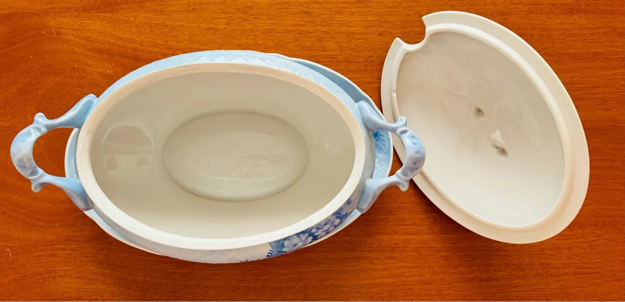 Belíssima e Imponente Sopeira e Travessa e Porcelana - Foto 5