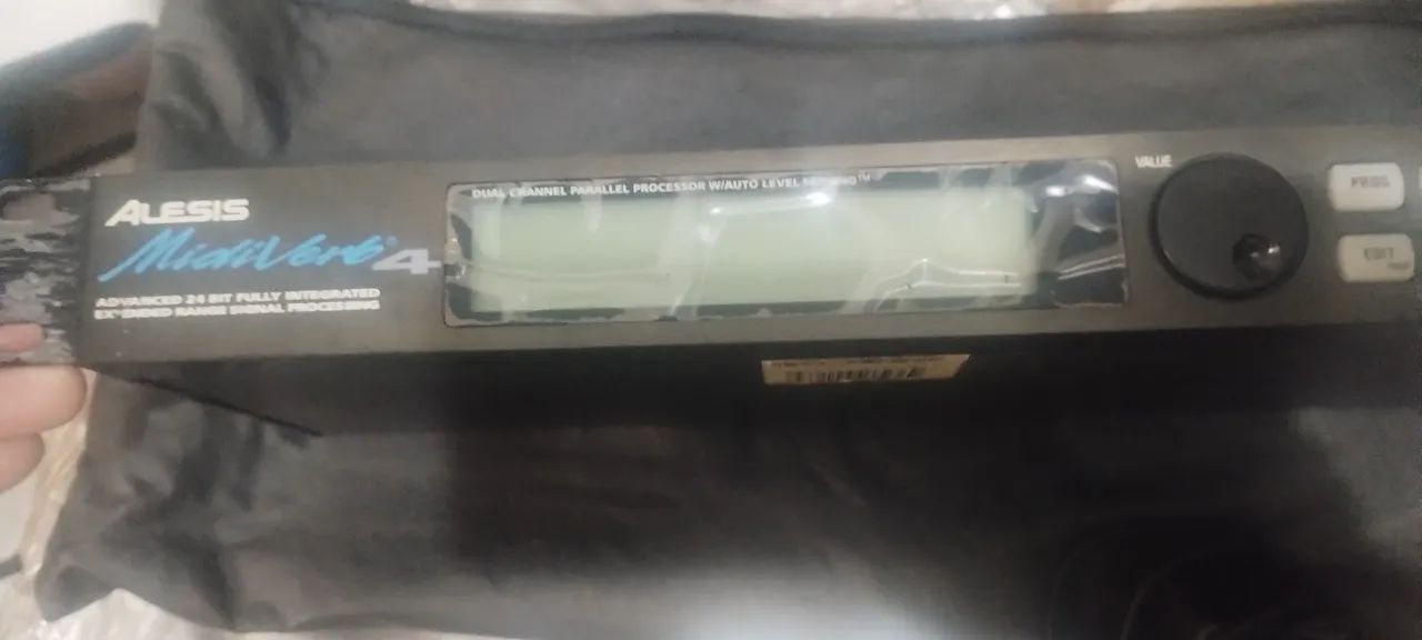 Processador de Efeito para Estúdio Alesis Midiverb III
