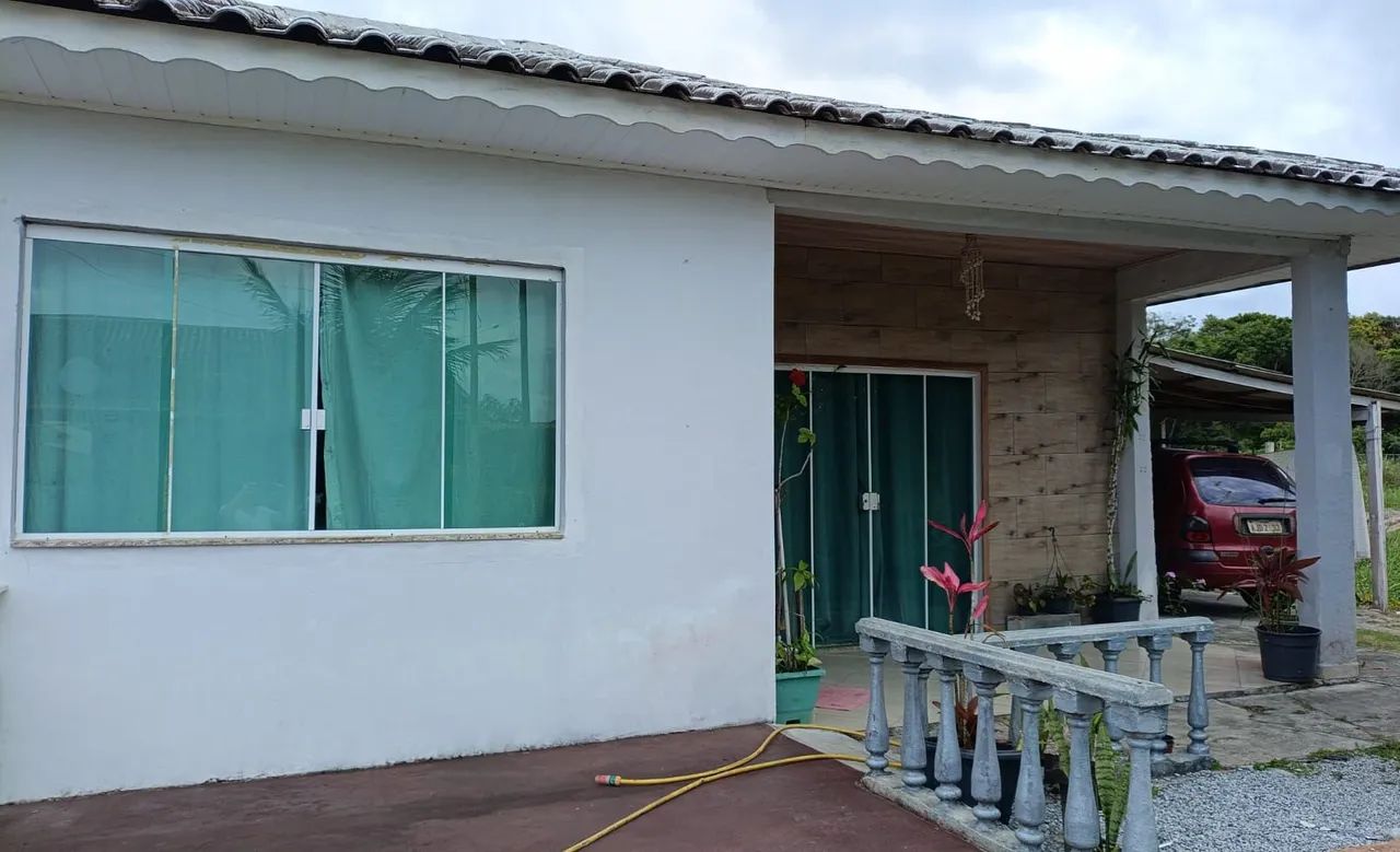 Casa na segunda quadra do mar 