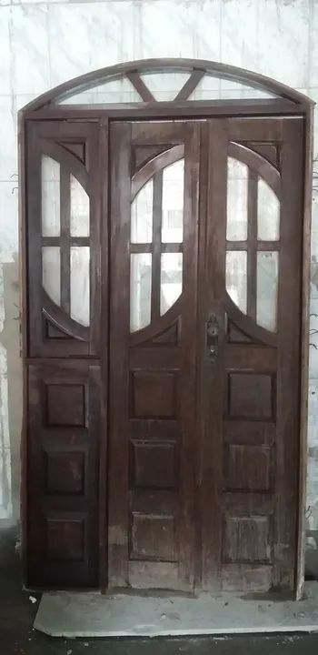 Porta de madeira Massaranduba  com vidros