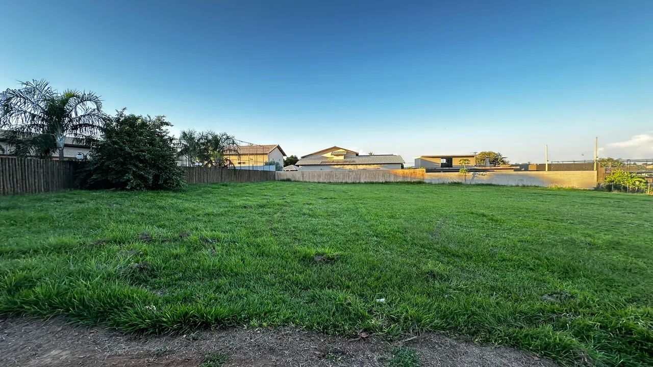 Terreno em Condomínio Fechado