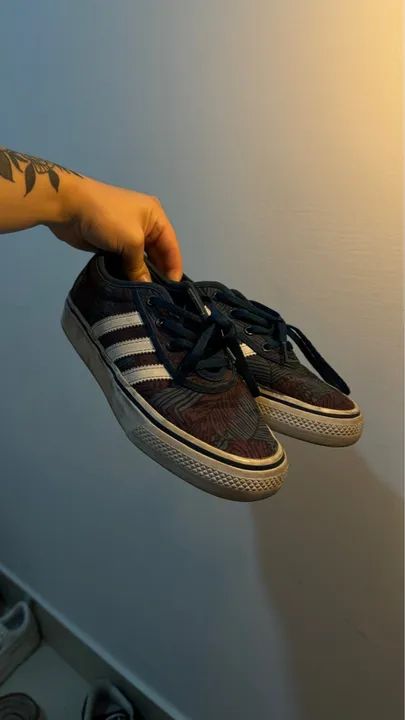 Tênis adidas original - florido azulado - Foto 5