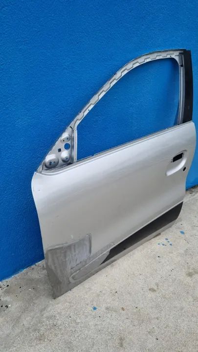 Porta dianteira esquerda Renault Kwid 2017/2024 Original - Peças