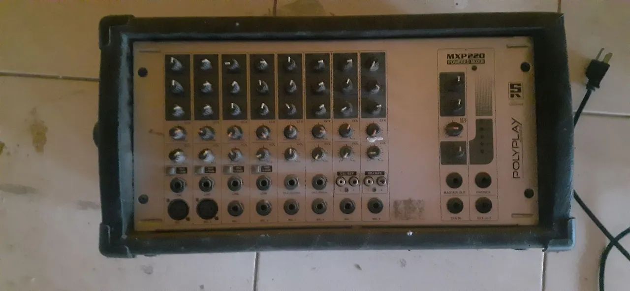 Vendo amplificador de som