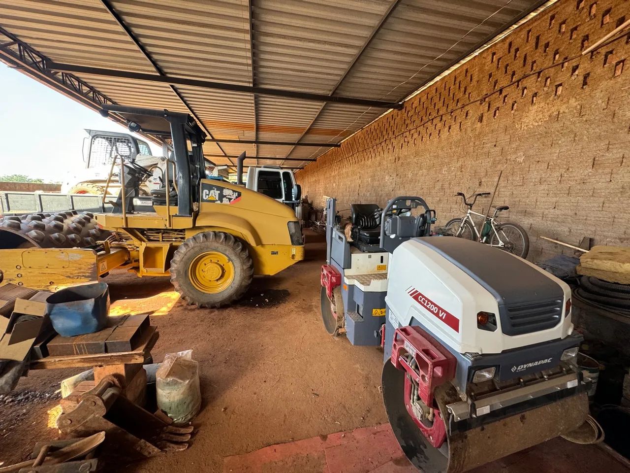 Rolo compactador Liso Dynapac CC1200 - Foto 3