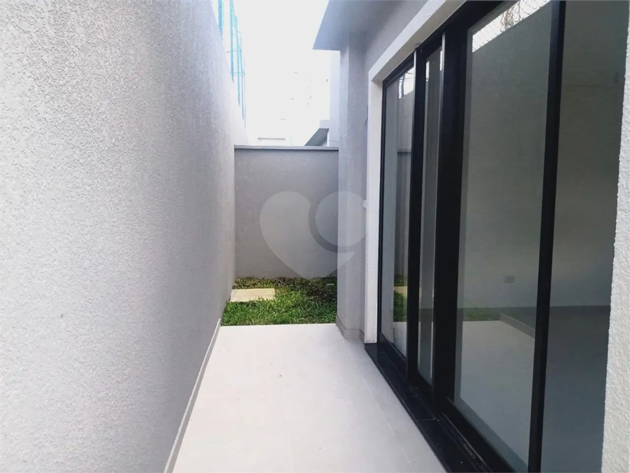 Sobrado para venda possui 234 metros quadrados com 3 quartos em Santa Felicidade - Curitib - Foto 3