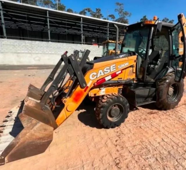 Retroescavadeira completaça !