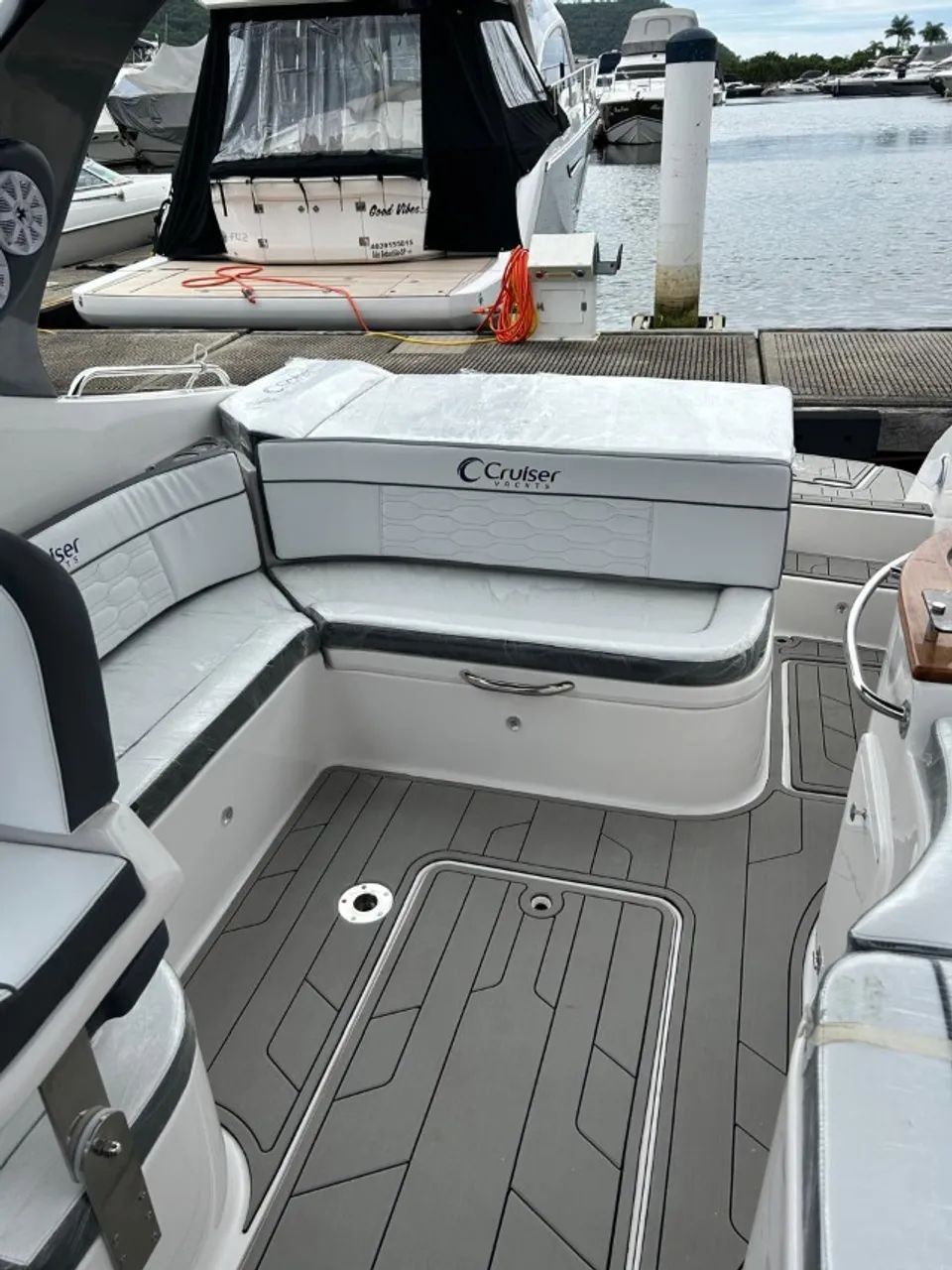 Lancha 27 pés Cruiser 275 Impecável - Foto 3