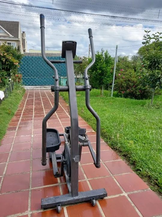 Elíptico Magnético Profissional(Academia) 8 níveis de esforços, passada de 40 cm - Foto 3