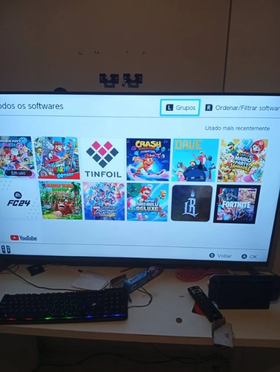nintendo switch v1 desb,cartao sd de 256gb com caixa - Foto 2