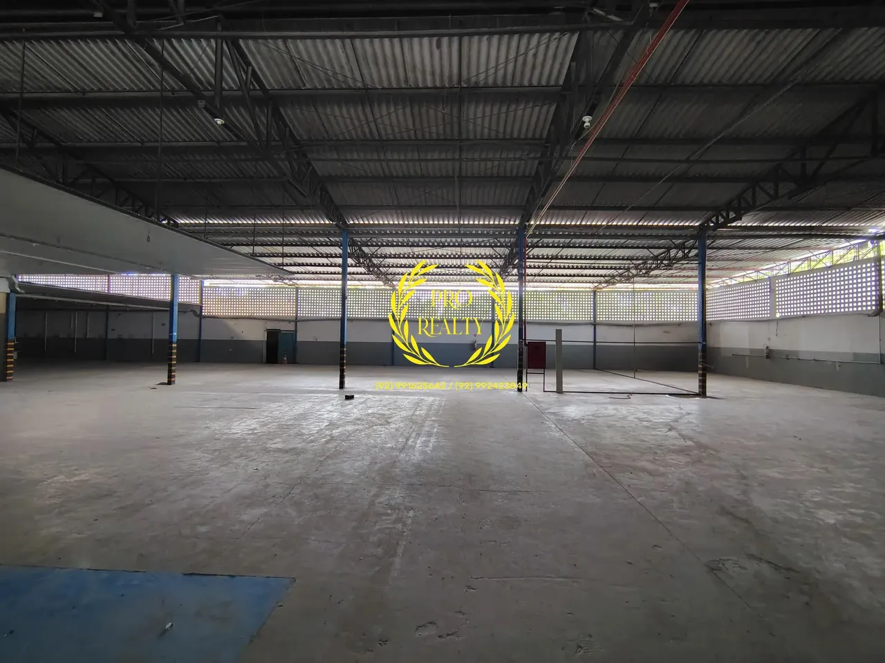 galpão em condomínio/ 1.400m²/ Distrito 1/ doca/ habite-se e avcb.