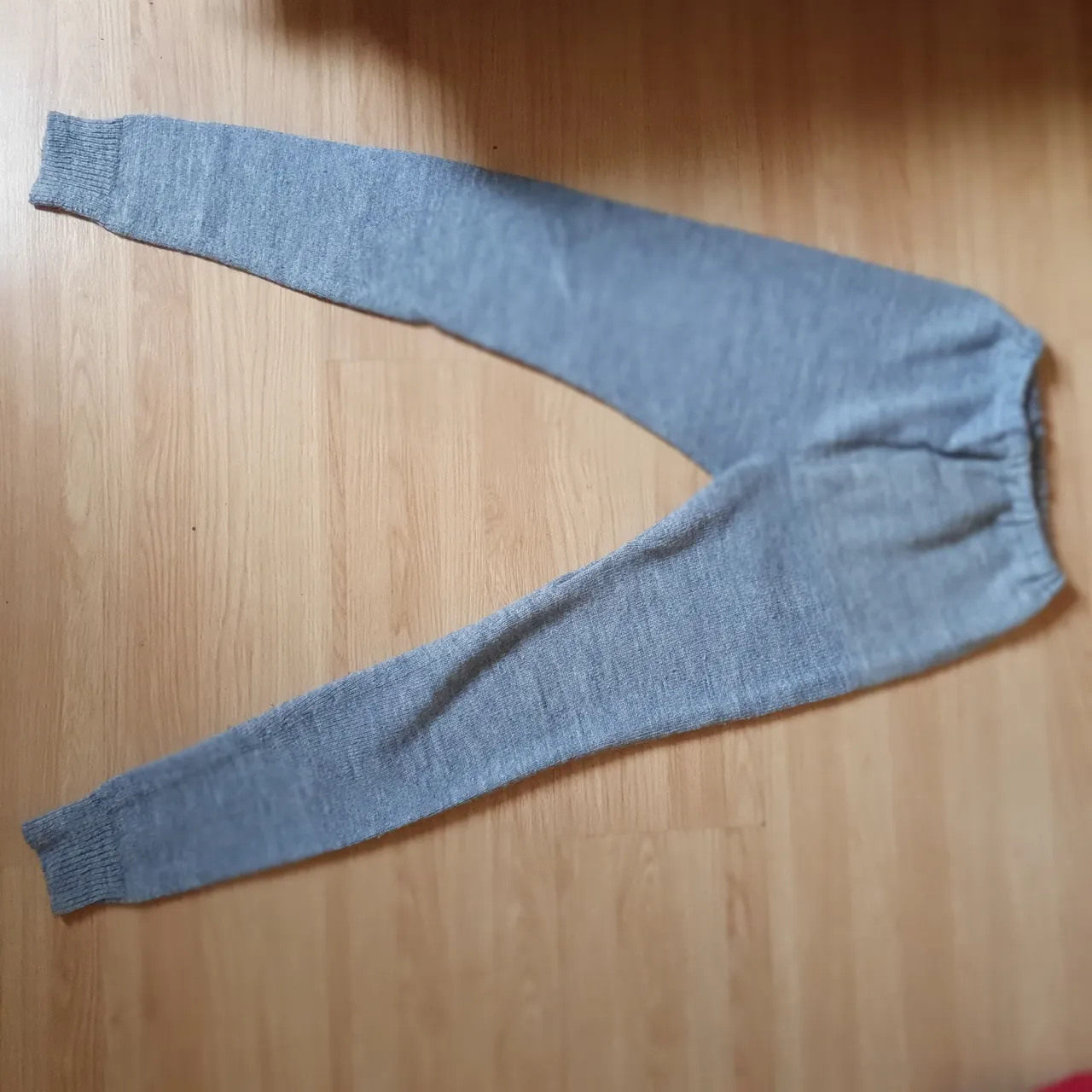 Calça de lã cinza