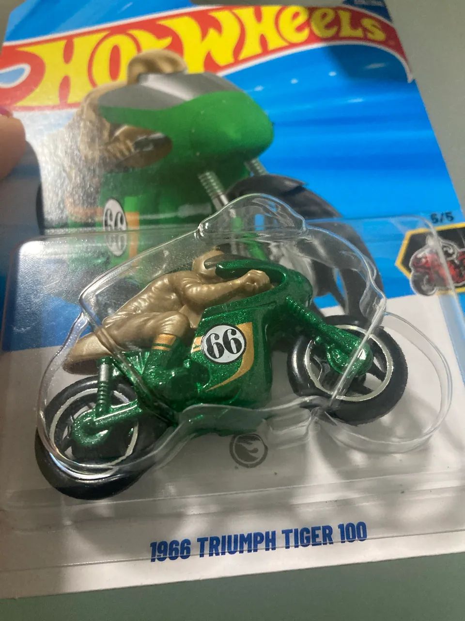 Hotwheels T-Hunt - 1966 Triumph Tiger 100 - - Brinquedos e Jogos