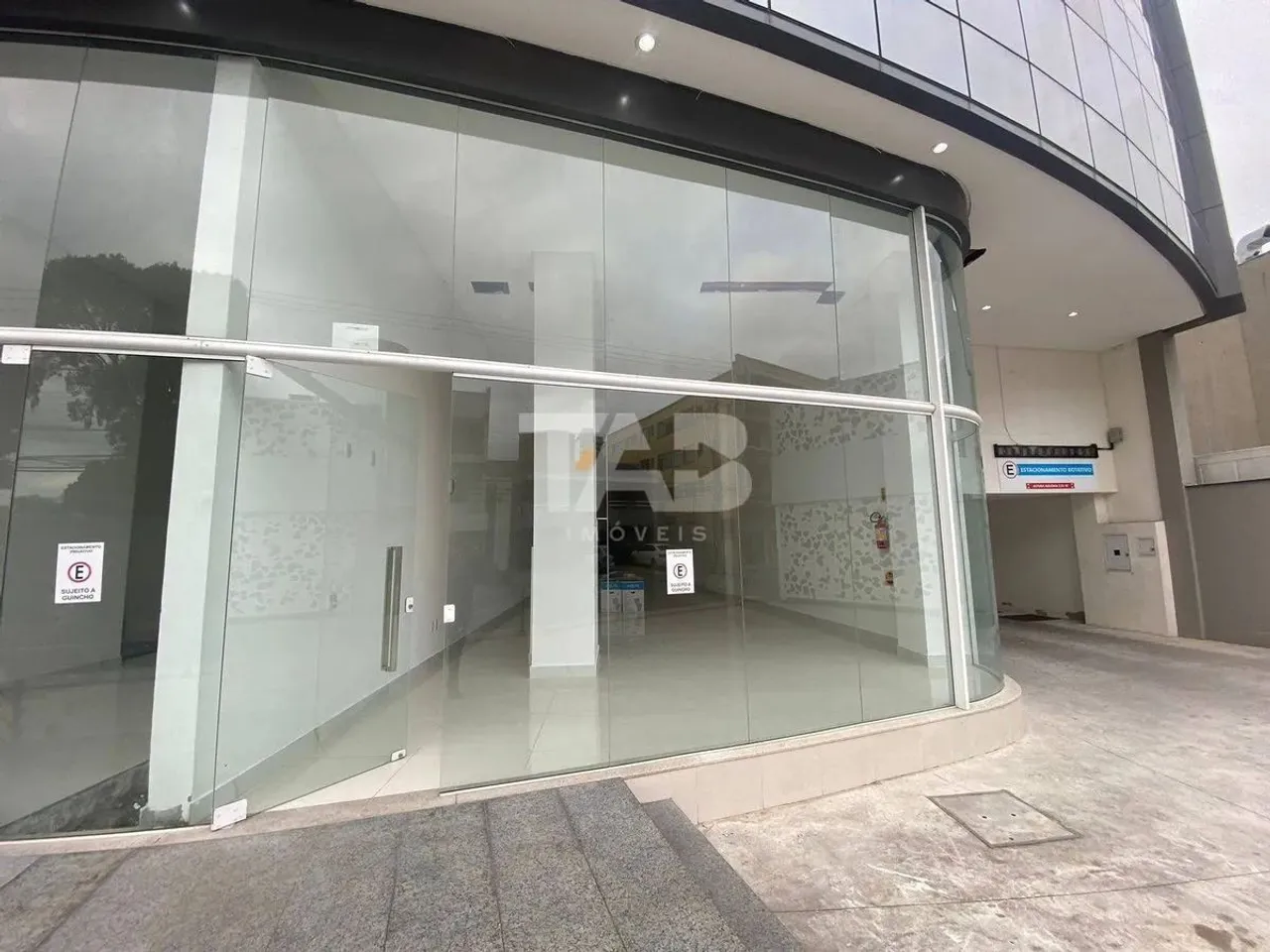 Sala comercial para locação no Edifício Lion Center